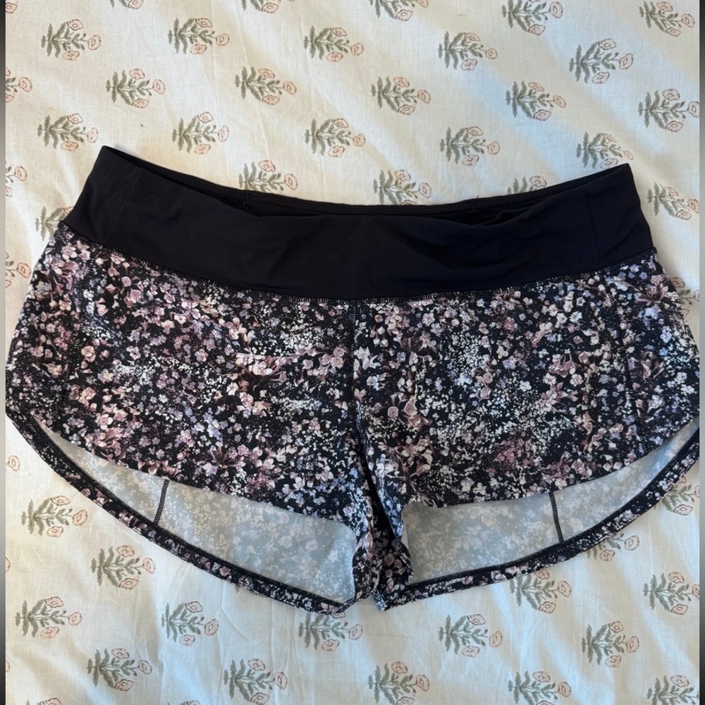 Lululemon Speed up Shorts 2.5in